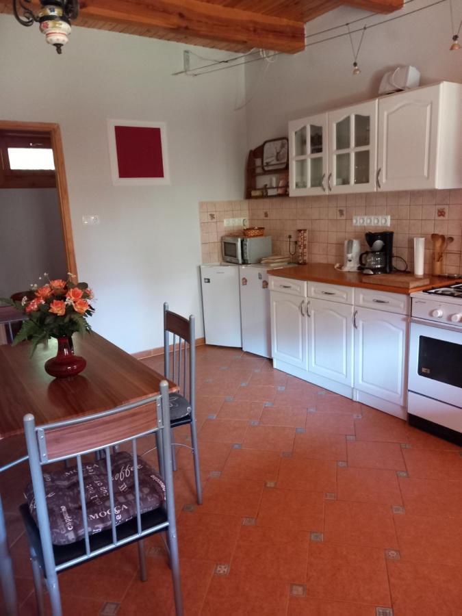 شقة Balatonberény  في H&H Vendeghaz المظهر الخارجي الصورة